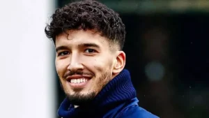 Altay Bayındır parcours complet carrière style de jeu et avenir