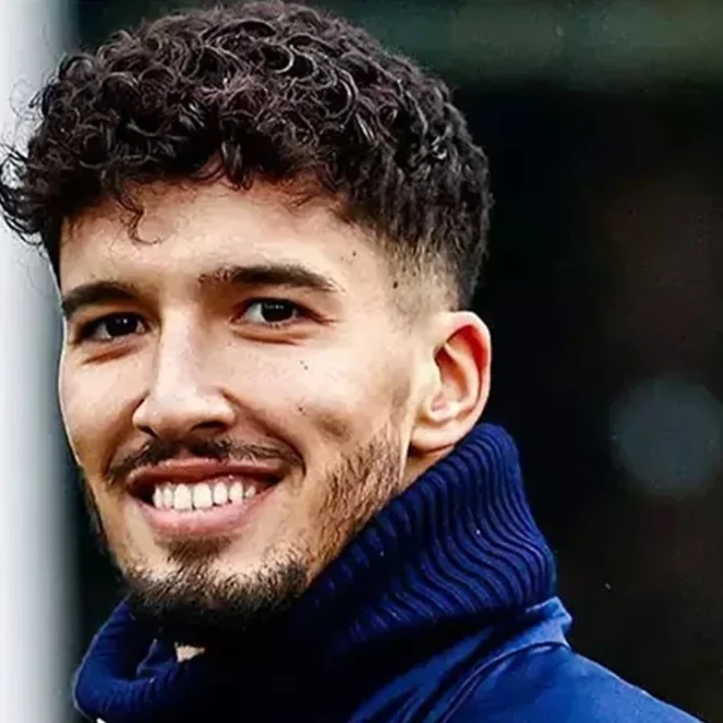 Altay Bayındır parcours complet carrière style de jeu et avenir