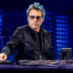 Jean Michel Jarre : le pionnier de la musique électronique qui a transformé les concerts modernes