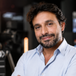 Films et séries TV avec Bruno Salomone : parcours, rôles cultes et succès d’un acteur incontournable